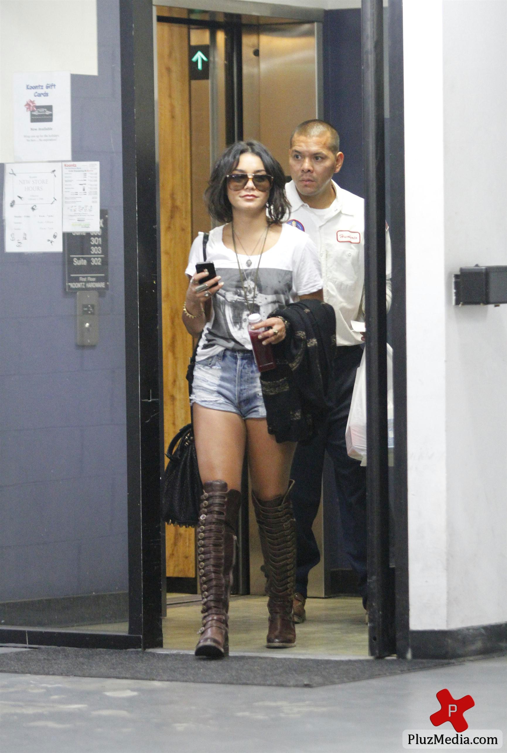 Vanessa Hudgens leaves a studio in Venice Beach | Picture 84839